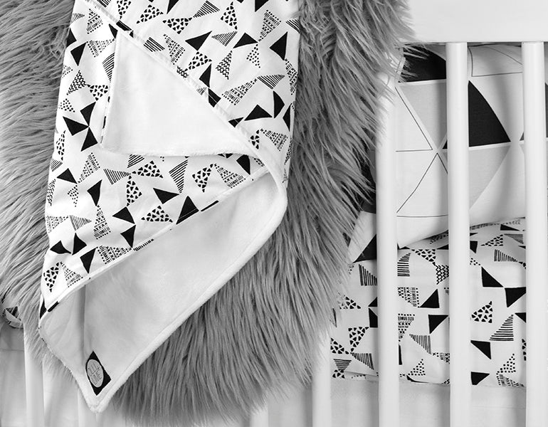 Multi Triangle Crib Blanket - Black and White - Olli+Lime